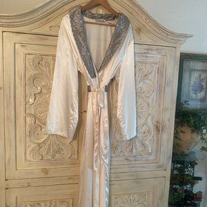Stunning Valerie Stevens Cream Mesh Designer Wedding Special Occasion Robe L